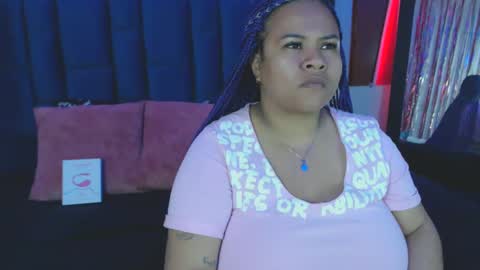 Snapshot of alba_sex10 chatting on 01.22.25 alba online show from 01.22.25
