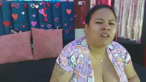 Snapshot of alba_sex10 chatting on 02.19.25 alba online show from 02.19.25