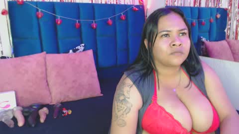 Snapshot of alba_sex10 chatting on 03.04.25 alba online show from 03.04.25