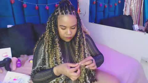 Snapshot of alba_sex10 chatting on 03.10.25 alba online show from 03.10.25