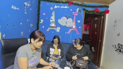 Snapshot of alejita_smithh chatting on 01.21.25 zoe and Kataleya online show from 01.21.25