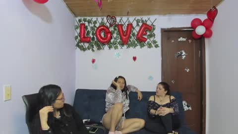 Snapshot of alejita_smithh chatting on 02.25.25 zoe and Kataleya online show from 02.25.25