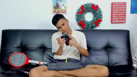 Snapshot of alejo_peverell chatting on 12.14.24 alejo peverell online show from 12.14.24