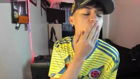 Snapshot of alejoo_storms chatting on 09.27.25 alejo online show from 09.27.25