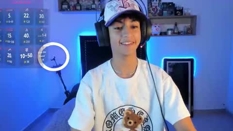 Snapshot of alejoo_storms chatting on 11.10.25 alejo online show from 11.10.25