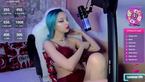 Snapshot of aleksahunt chatting on 12.28.24 Aleksa Hunt online show from 12.28.24