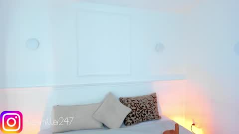 Snapshot of aleksandra_miller chatting on 03.10.25 Aleksandra online show from 03.10.25