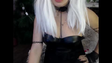 Snapshot of alenablack chatting on 12.23.24 Luly online show from 12.23.24