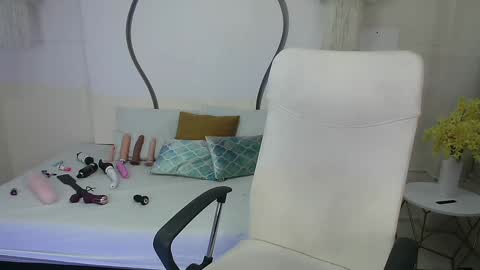 Snapshot of aleska_swarovski chatting on 01.28.25 Aleska 3 online show from 01.28.25