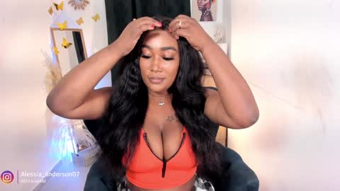 Snapshot of alessia_anderson07 chatting on 01.26.25 Yy  online show from 01.26.25