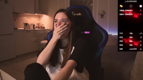 Snapshot of alexa_feels chatting on 12.01.24 Little Duck homie online show from 12.01.24