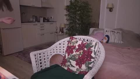 Snapshot of alexa_feels chatting on 10.19.25 Little Duck homie online show from 10.19.25