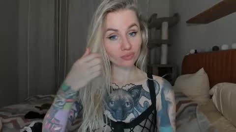 Snapshot of alexarush chatting on 09.25.25 alexarush online show from 09.25.25