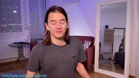 Snapshot of alexdavey chatting on 12.26.24           online show from 12.26.24