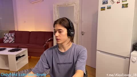 Snapshot of alexdavey chatting on 01.13.25           online show from 01.13.25