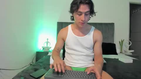 Snapshot of alexxander_hall chatting on 09.23.25 Alexxander Hall online show from 09.23.25