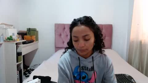 Snapshot of alia054 chatting on 09.16.25 Alia online show from 09.16.25