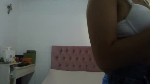 Snapshot of alia_lombardi chatting on 01.25.25 Alia      Anjali  online show from 01.25.25