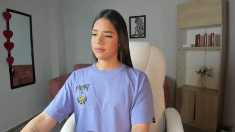 Snapshot of alice23jones chatting on 03.12.25 Alice online show from 03.12.25