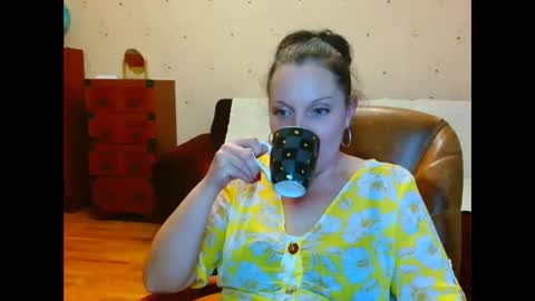 Snapshot of alice3694 chatting on 12.28.24 Alice online show from 12.28.24