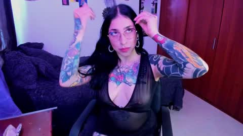 Snapshot of alice666f chatting on 02.20.25 ALiCE ROSE online show from 02.20.25