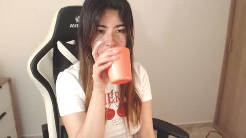 Snapshot of alice_middle01 chatting on 03.11.25 Alice online show from 03.11.25