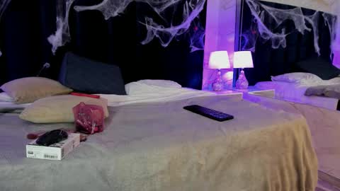 alice_simpson1 online show from 10.21.25