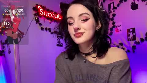 Snapshot of alice_succubus chatting on 10.18.25 alice_succubus online show from 10.18.25