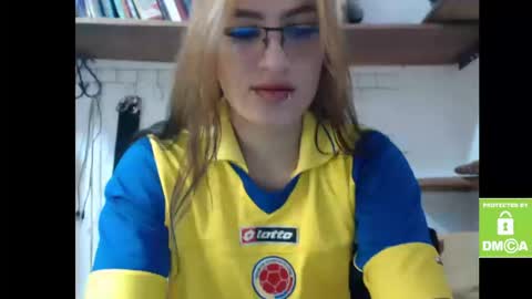 Snapshot of alice_trinity chatting on 09.09.25 Alice online show from 09.09.25