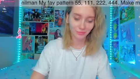 Snapshot of alicemilman chatting on 12.17.24 Alice  online show from 12.17.24