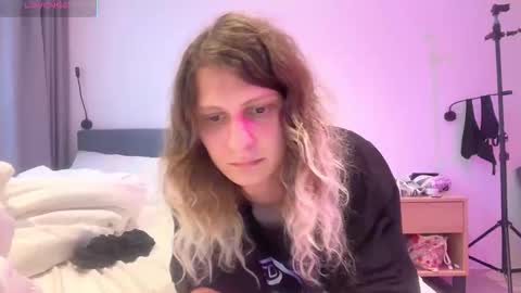 AlicePinkhead online show from 10.21.25