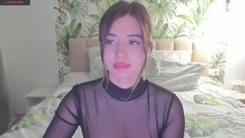 Snapshot of alicetuker chatting on 09.29.25 Alice online show from 09.29.25