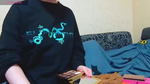 Snapshot of alicewoolfy chatting on 10.28.25 AliceWoolfy online show from 10.28.25