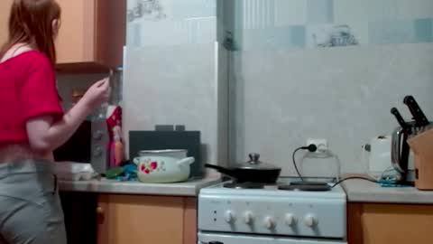 Snapshot of aliiice_stone chatting on 10.29.25 Alice online show from 10.29.25