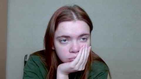 Snapshot of aliiice_stone chatting on 11.08.25 Alice online show from 11.08.25