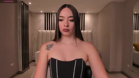 Snapshot of alinakravitz_ chatting on 09.17.25 alinakravitz_ online show from 09.17.25