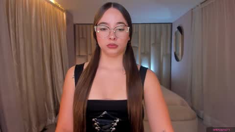 Snapshot of alinakravitz_ chatting on 09.27.25 alinakravitz_ online show from 09.27.25