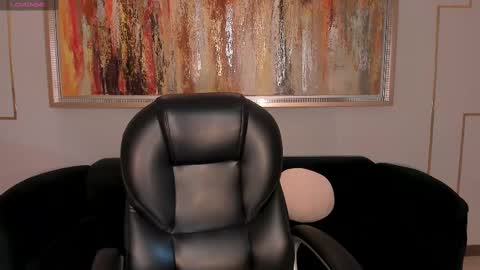 Snapshot of alinakravitz_ chatting on 10.01.25 alinakravitz_ online show from 10.01.25