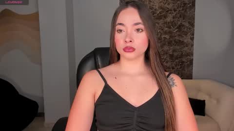 Snapshot of alinakravitz_ chatting on 10.20.25 alinakravitz_ online show from 10.20.25