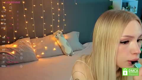 Snapshot of alishaaneta chatting on 10.09.25 Alisha online show from 10.09.25