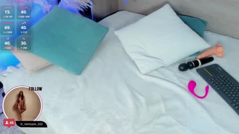 Snapshot of alison222_ chatting on 02.05.25 A L I S O N online show from 02.05.25