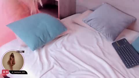 Snapshot of alison222_ chatting on 02.14.25 A L I S O N online show from 02.14.25