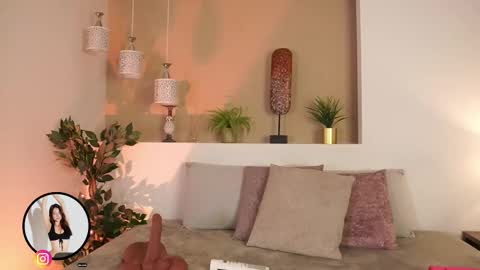 Snapshot of alison222_ chatting on 09.10.25 A L I S O N online show from 09.10.25