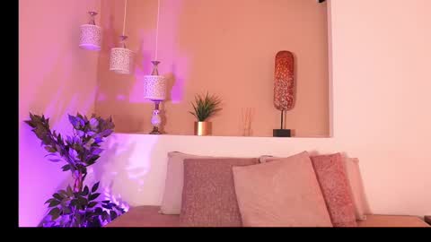 Snapshot of alison222_ chatting on 09.23.25 A L I S O N online show from 09.23.25