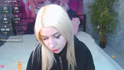 Snapshot of alison_moonlight chatting on 01.04.25 Alison online show from 01.04.25