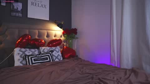 Snapshot of alissa_styles chatting on 02.12.25 Alissa online show from 02.12.25