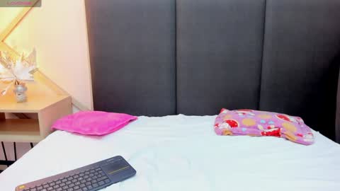 Snapshot of alissonmartin chatting on 12.24.24 alissonmartin online show from 12.24.24