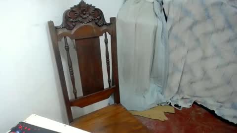 Snapshot of allen_69xx chatting on 01.11.25 allen online show from 01.11.25