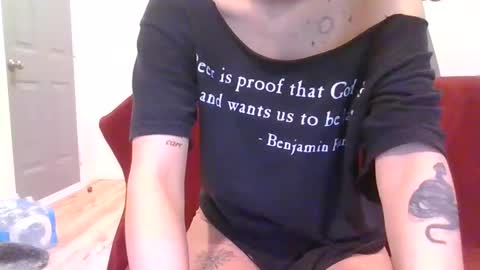 Snapshot of alliebearx chatting on 02.03.25 alliebearx online show from 02.03.25