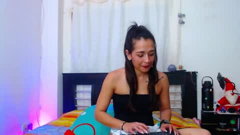 Snapshot of allyson_collins_ chatting on 12.27.24 Allyson collins online show from 12.27.24